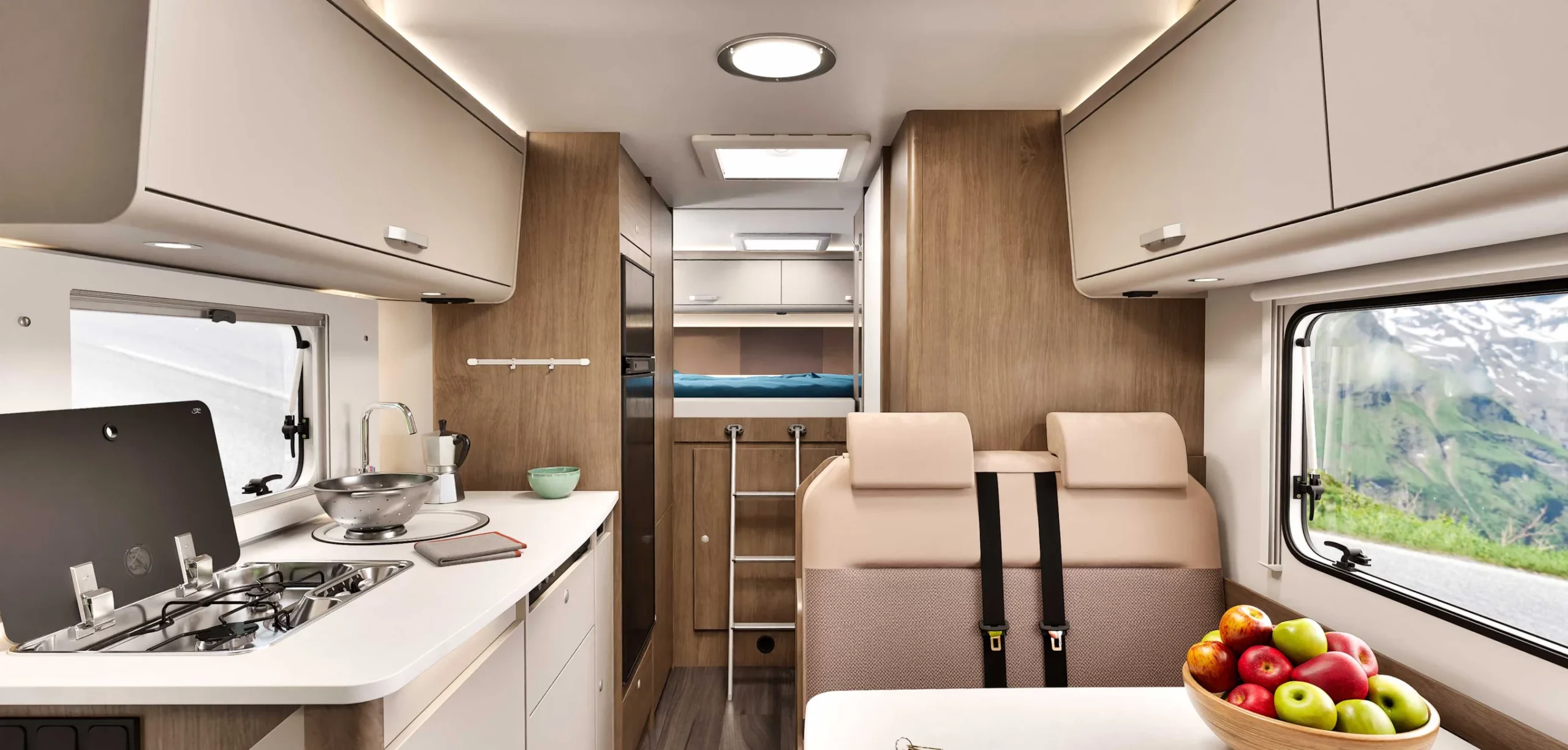 carado_wohmobil_kaufen_alkoven_impressionen_sitzgruppe@2x